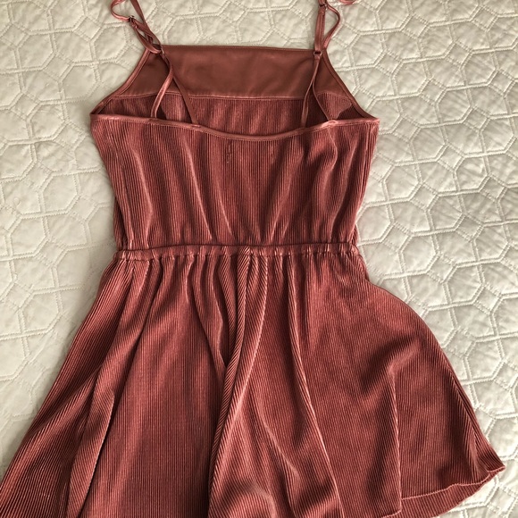 Mauve Ribbed Spaghetti Strap Romper - Picture 2 of 4